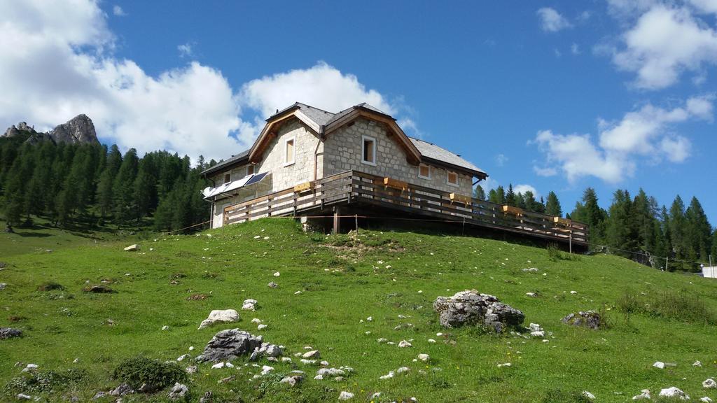 Malga Giau Hotell San Vito di Cadore Exteriör bild