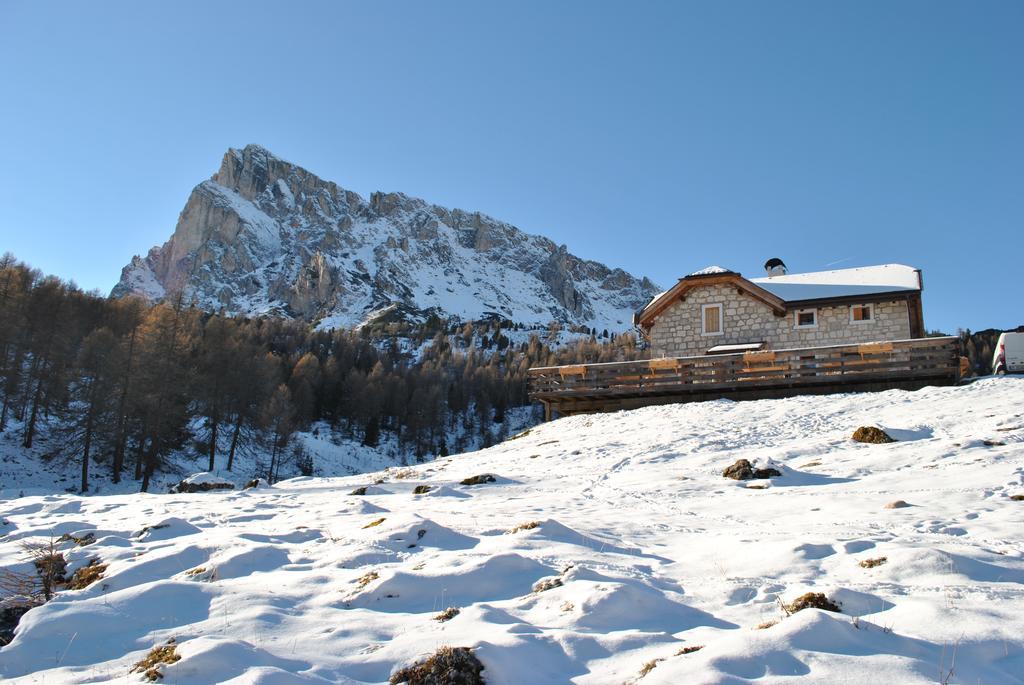 Malga Giau Hotell San Vito di Cadore Exteriör bild